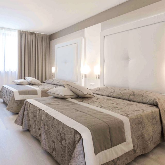 https://www.gruppo5.it/wp-content/uploads/2019/03/arredamento-elegante-hotel-vicenza-2-640x640.jpg