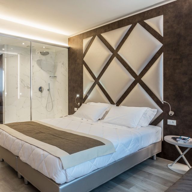 https://www.gruppo5.it/wp-content/uploads/2019/03/arredamento-elegante-hotel-vicenza-4-640x640.jpg