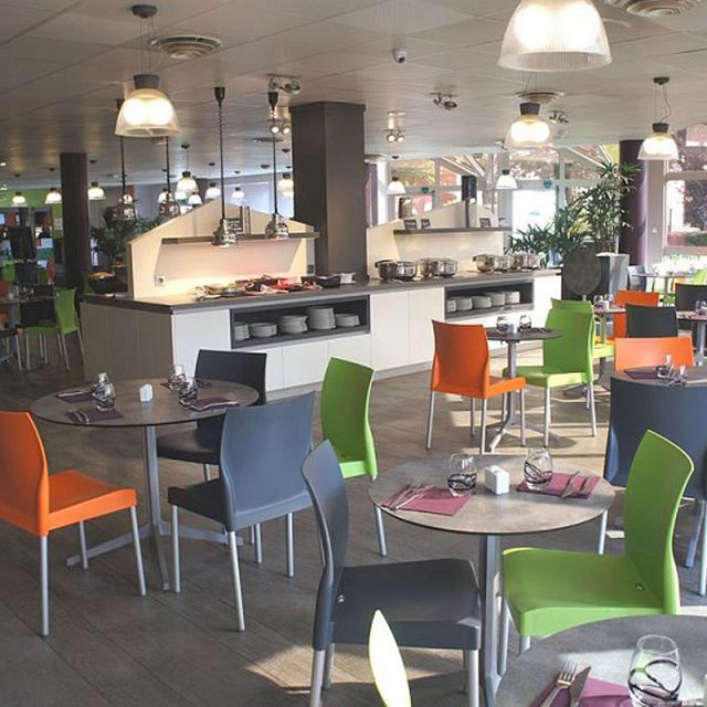 https://www.gruppo5.it/wp-content/uploads/2019/03/arredare-sala-colazione-hotel-1-640x640.jpg