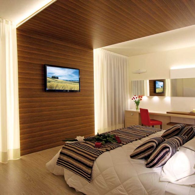 suite hotel legno pregiato