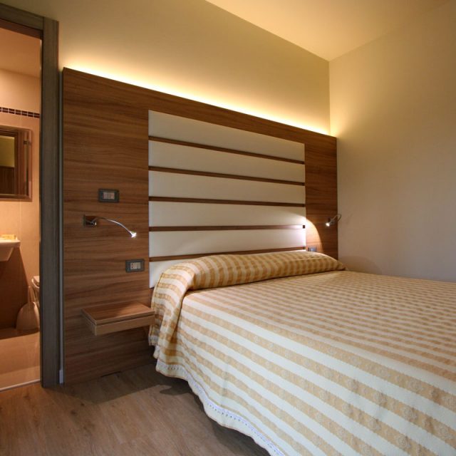 camera stile minimal legno