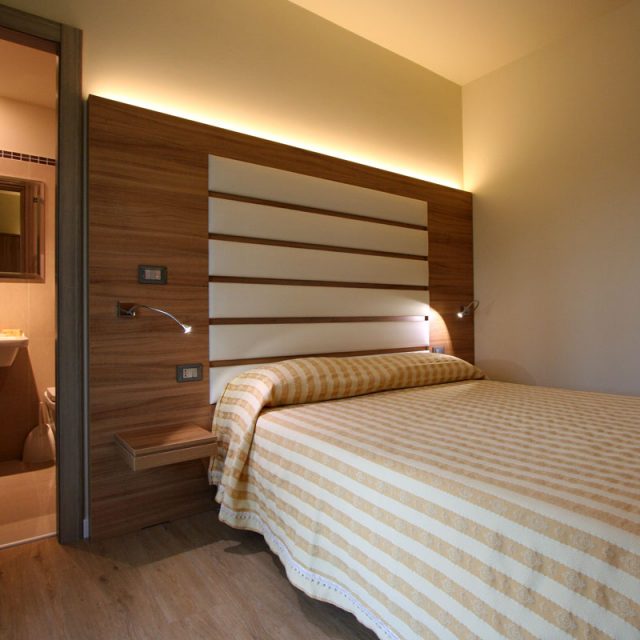 https://www.gruppo5.it/wp-content/uploads/2019/03/arredo-alberghi-bardolino-1-640x640.jpg