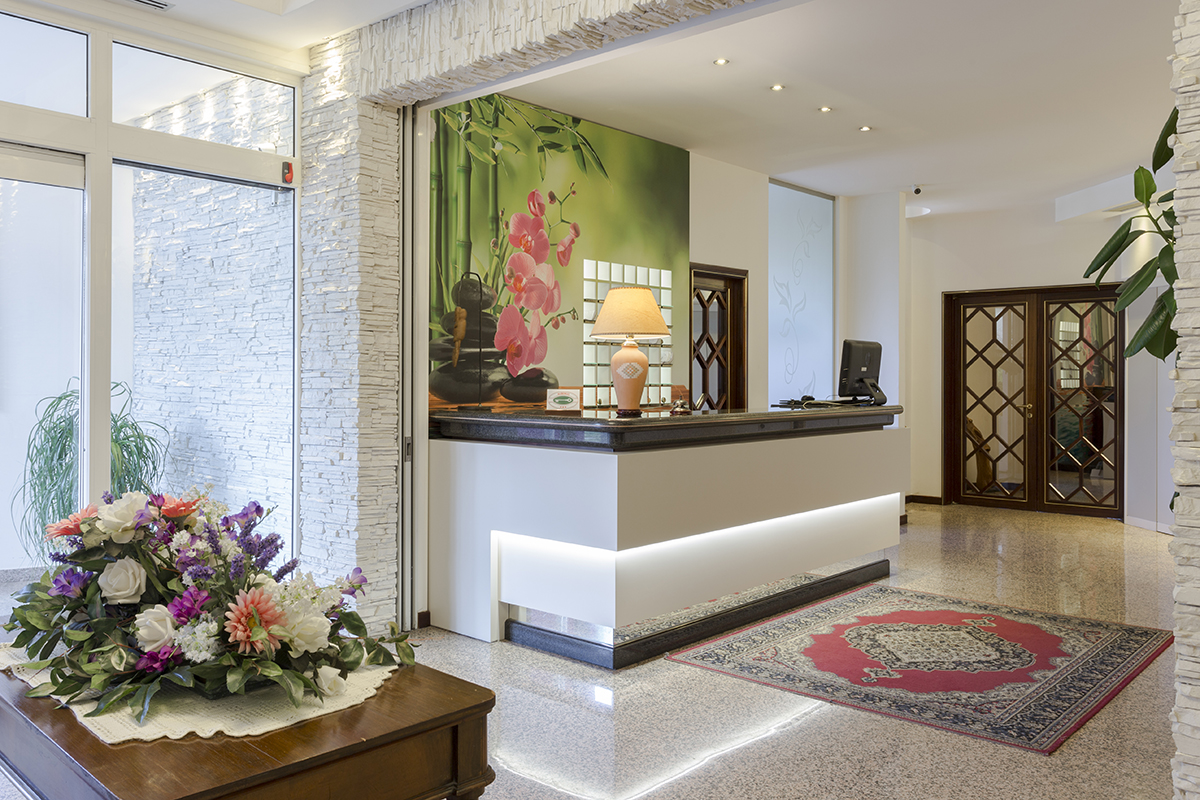 restyling reception hotel