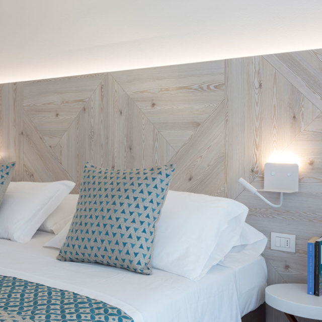 https://www.gruppo5.it/wp-content/uploads/2019/05/camera-hotel-con-cucina-4-640x640.jpg