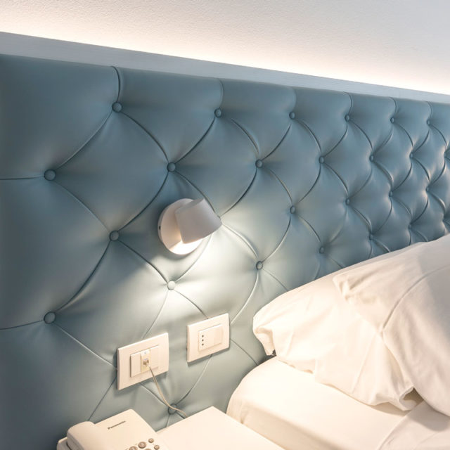 https://www.gruppo5.it/wp-content/uploads/2019/05/letto-in-ecopelle-4-640x640.jpg