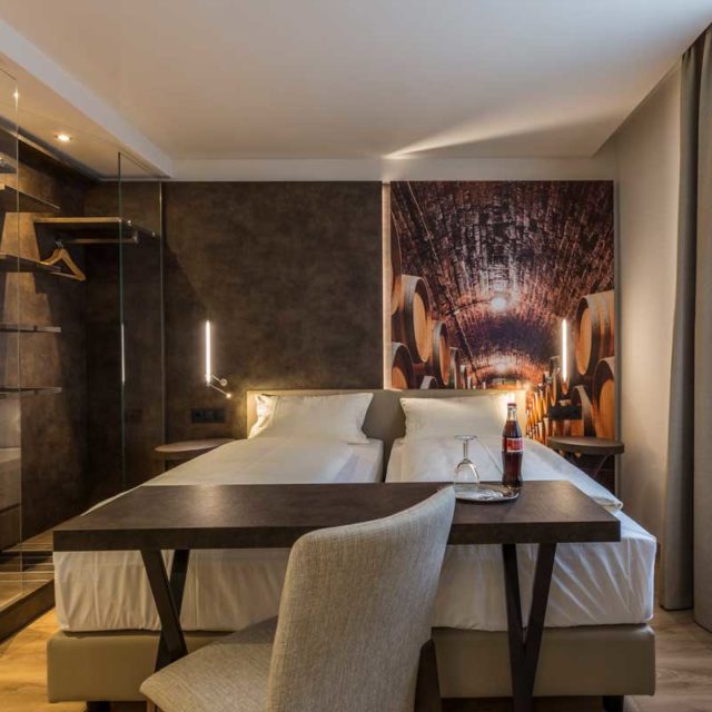 https://www.gruppo5.it/wp-content/uploads/2020/02/arredamento-contract-alberghiero-2-640x640.jpg