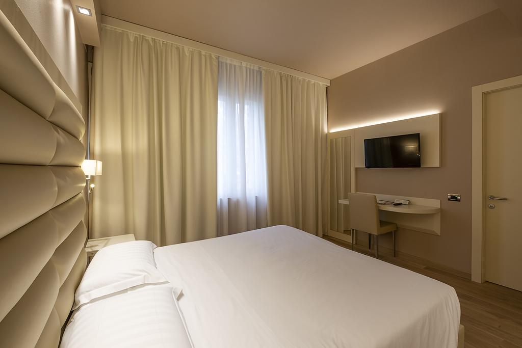 rinnovo-arredo-hotel-touring-elegante-6 rinnovo-arredo-hotel-touring-elegante-6