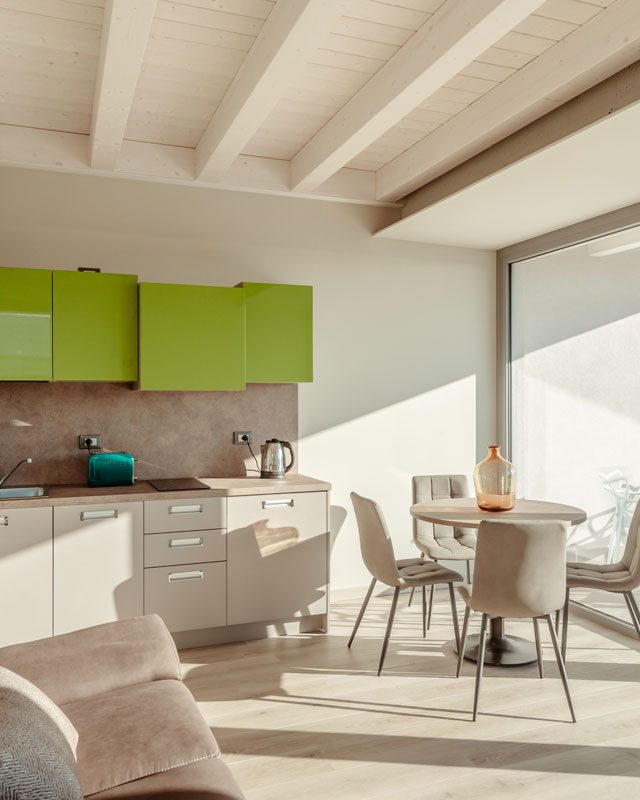 https://www.gruppo5.it/wp-content/uploads/2020/08/arredamento-residence-moderno-15-640x800.jpg