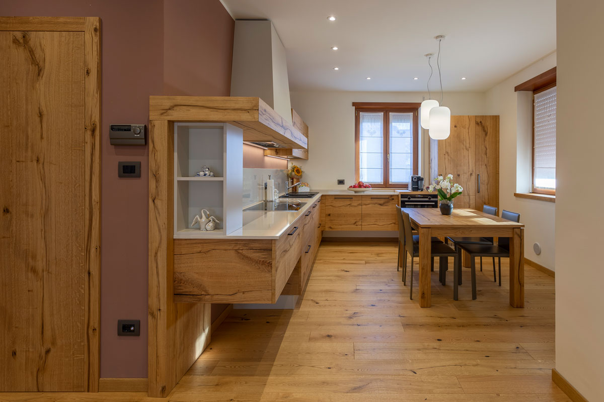 13-zona-giorno-cucina-moderna-in-legno-naturale