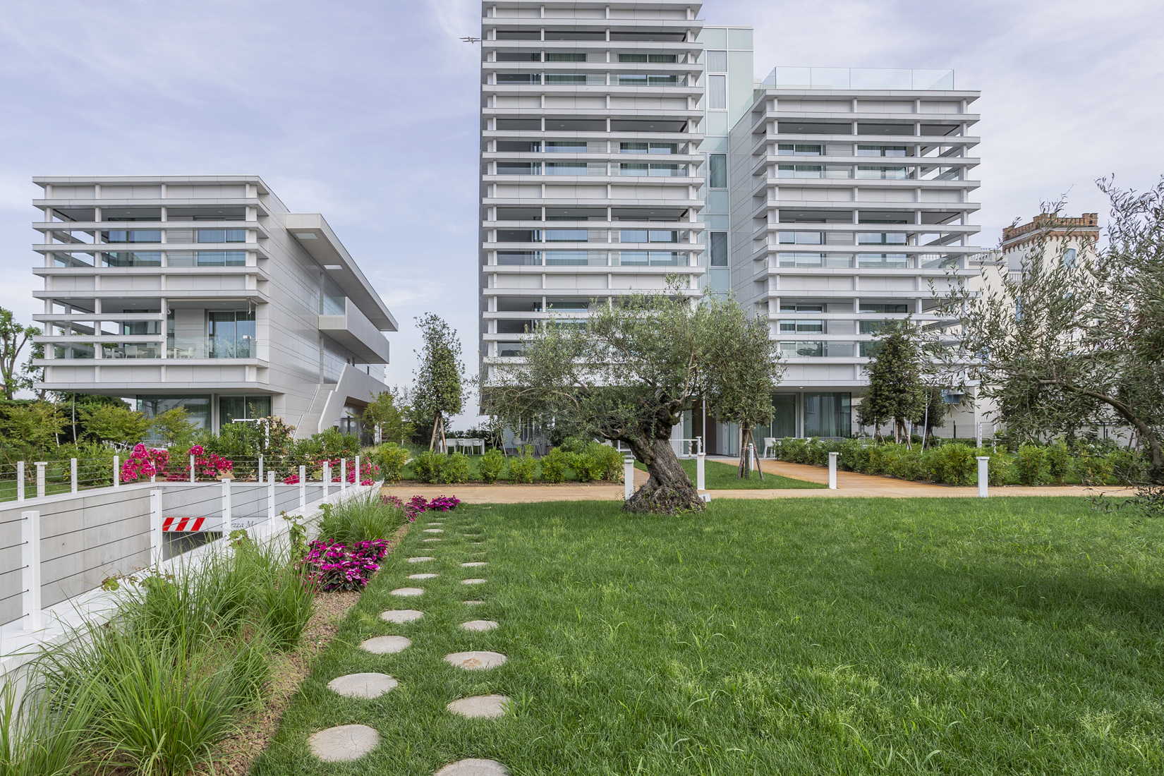 https://www.gruppo5.it/wp-content/uploads/2022/05/arredo-hotel-residence-gruppo5-italy.png