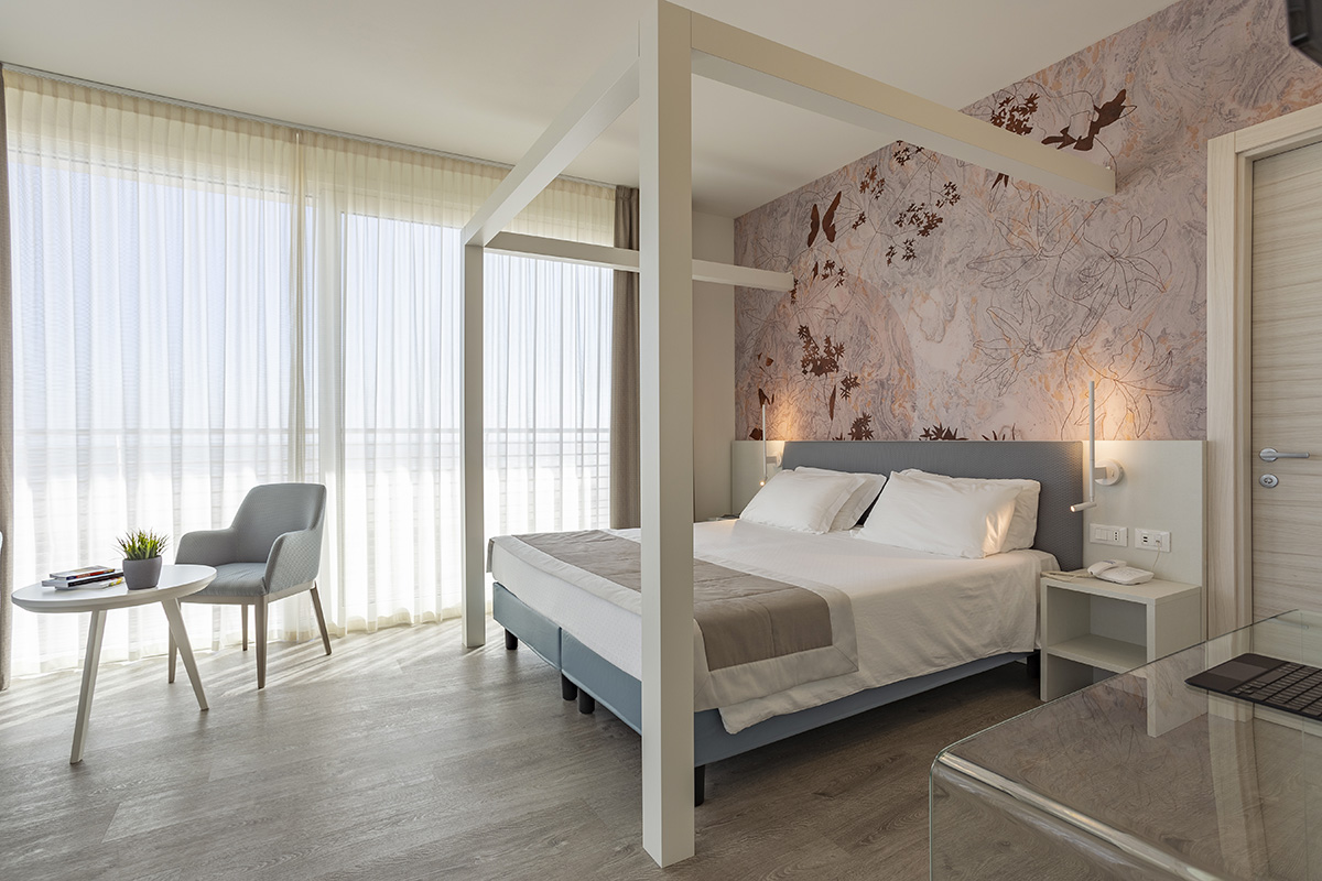 2-camera-hotel-letto-baldacchino-moderno https://www.gruppo5.it/wp-content/uploads/2022/06/2-camera-hotel-letto-baldacchino-moderno-640x640.jpg