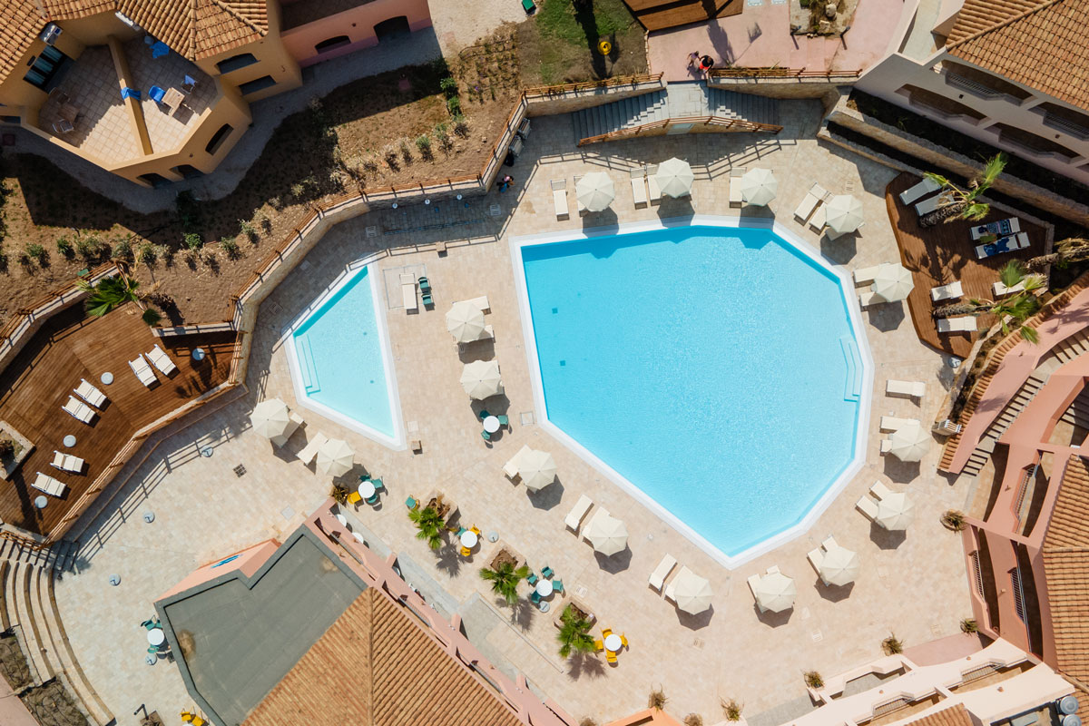 https://www.gruppo5.it/wp-content/uploads/2022/10/red-sun-village-piscina.jpg