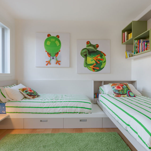 https://www.gruppo5.it/wp-content/uploads/2023/11/2-cameretta-bambini-moderna-laccata-su-misura-640x640.jpg