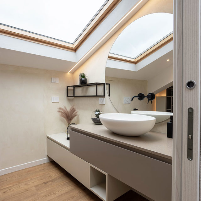 https://www.gruppo5.it/wp-content/uploads/2024/06/1-arredo-bagno-su-misura-vicenza-640x640.jpg