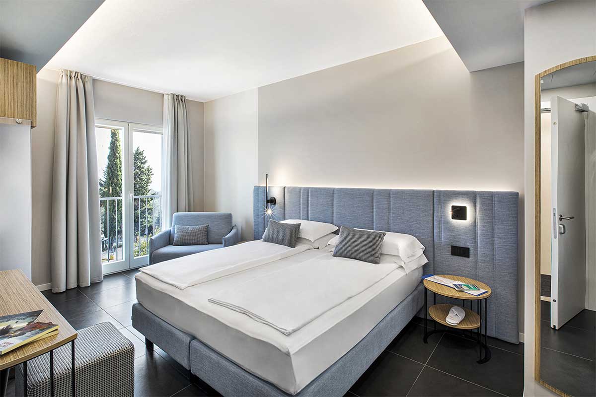 1-arredamento-camere-moderne-legno-boutique-hotel 1-arredamento-camere-moderne-legno-boutique-hotel