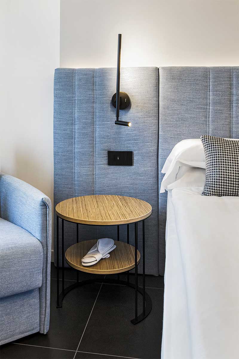 2-arredamento-camere-moderne-legno-boutique-hotel 2-arredamento-camere-moderne-legno-boutique-hotel