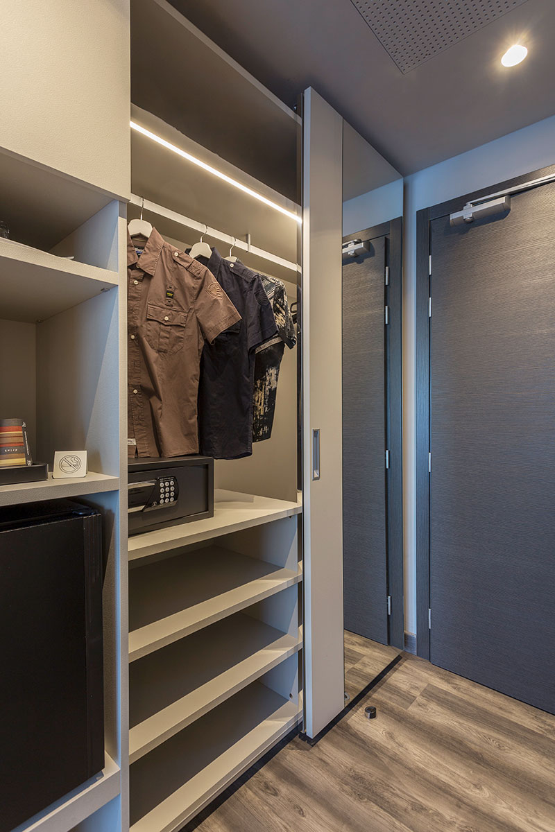 arredo-hotel-camere-moderne-lazise-1 arredo-hotel-camere-moderne-lazise-1
