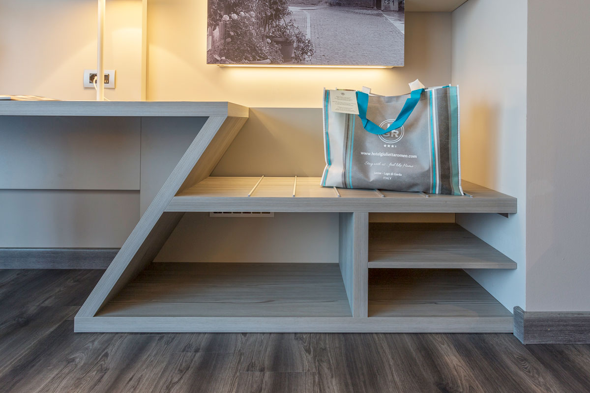 arredo-hotel-camere-moderne-lazise-3 arredo-hotel-camere-moderne-lazise-3