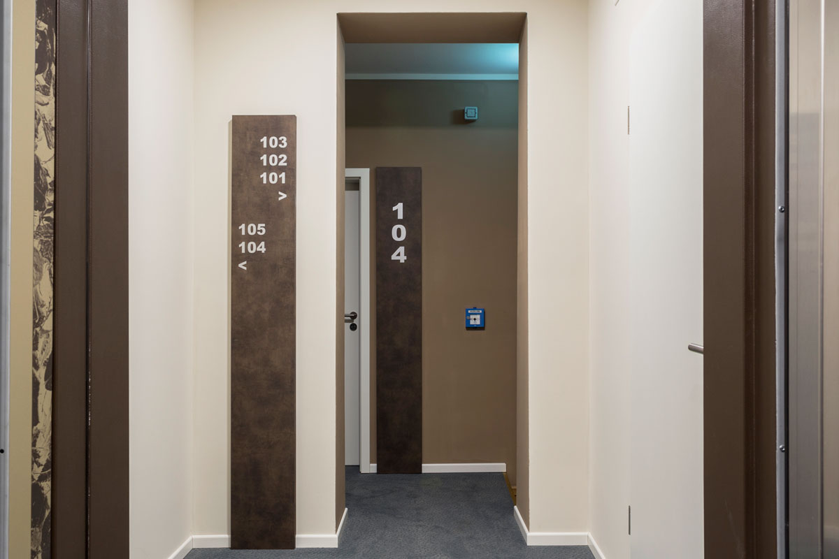 2-corridoio-hotel-arredamento-moderno 2-corridoio-hotel-arredamento-moderno