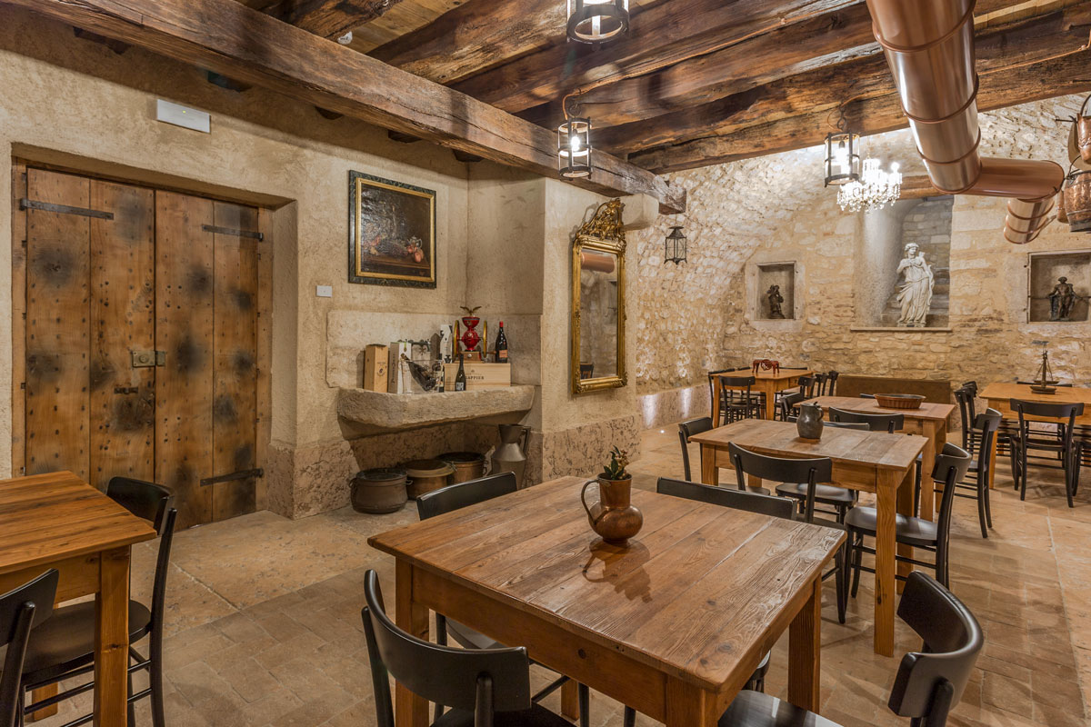 5-arredo-rustico-moderno-sala-degustazione 5-arredo-rustico-moderno-sala-degustazione