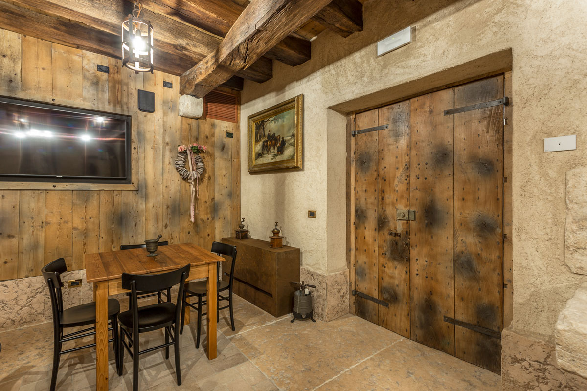 8-arredo-rustico-moderno-sala-degustazione 8-arredo-rustico-moderno-sala-degustazione