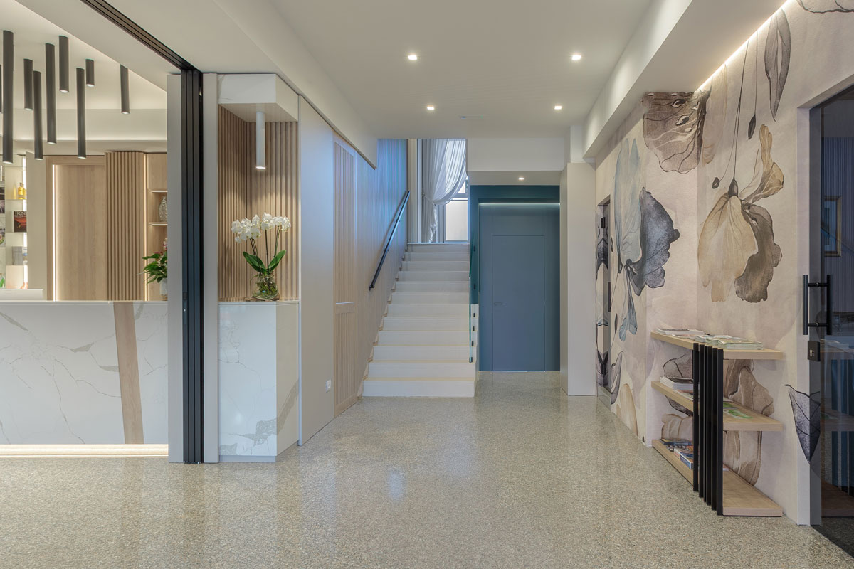 arredo-reception-hotel-moderno-su-misura-0 arredo-reception-hotel-moderno-su-misura-0