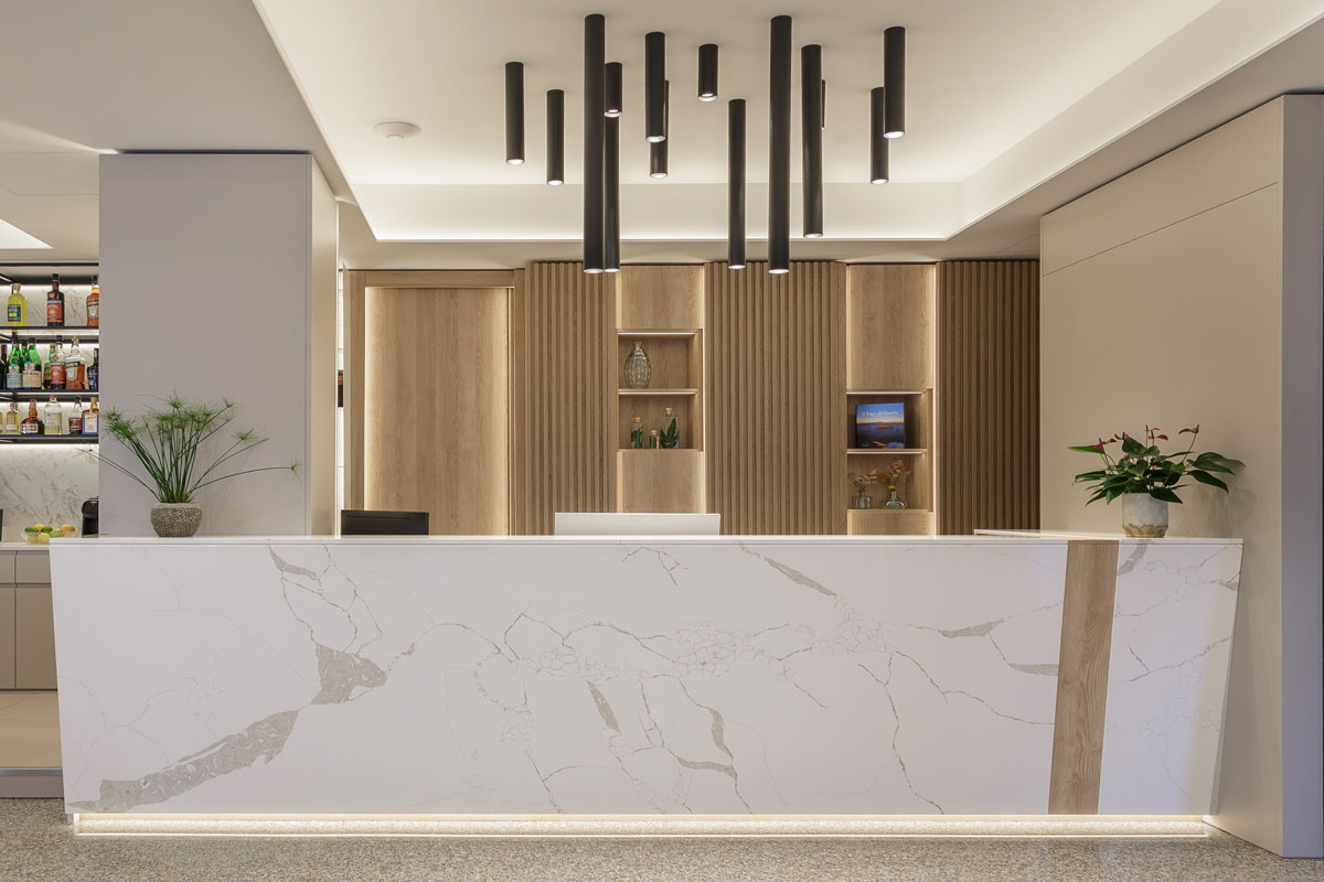 arredo-reception-hotel-moderno-su-misura-11 arredo-reception-hotel-moderno-su-misura-11