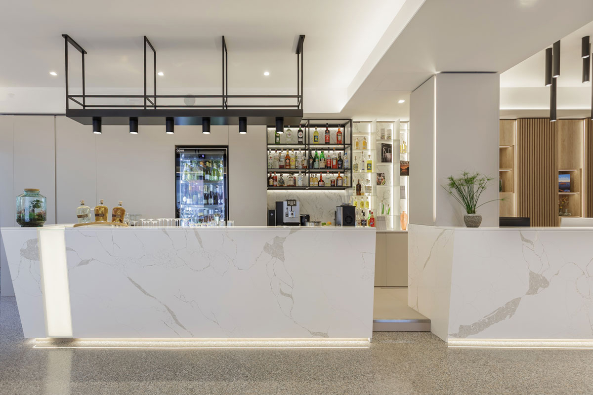 arredo-reception-hotel-moderno-su-misura-12 arredo-reception-hotel-moderno-su-misura-12