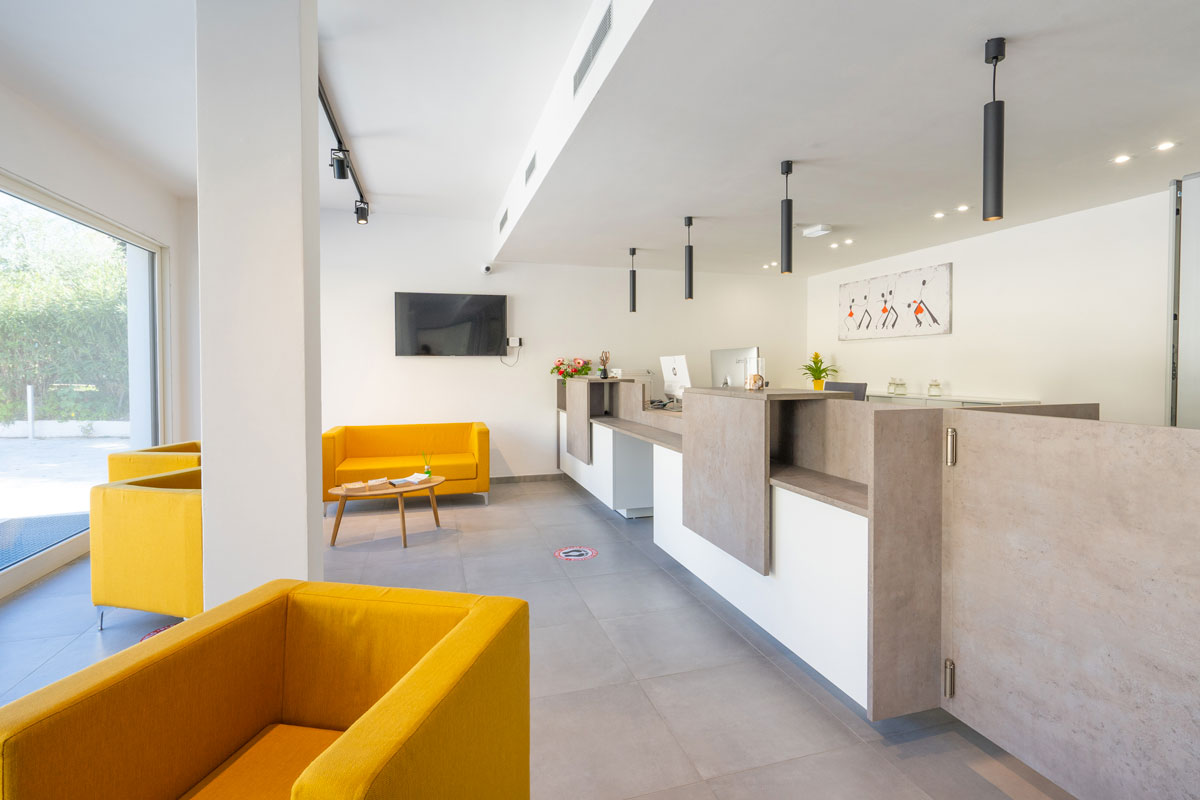 arredamenti-reception-moderni-personalizzati-2 arredamenti-reception-moderni-personalizzati-2