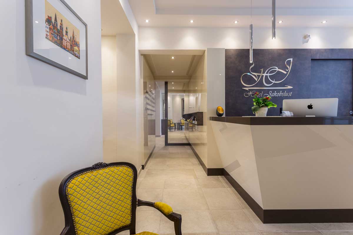 arredo-reception-elegante-su-misura-6 arredo-reception-elegante-su-misura-6
