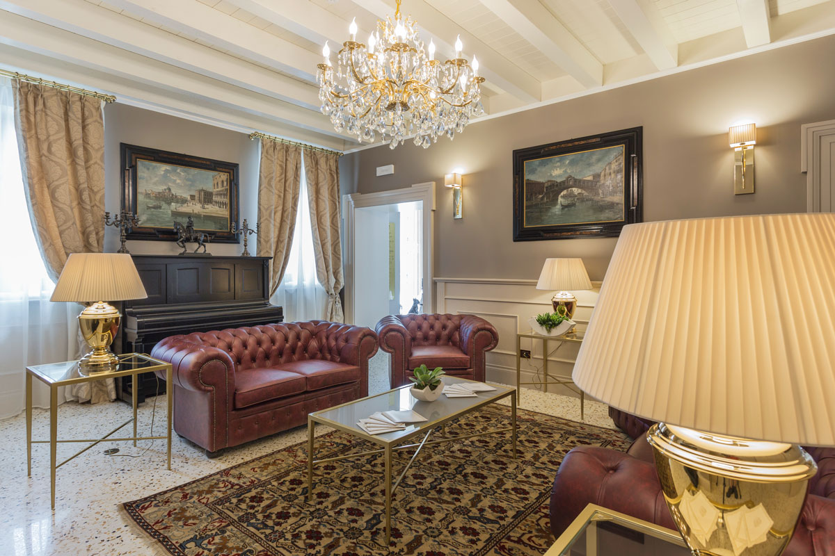 arredo-reception-hotel-di-lusso-verona-5 arredo-reception-hotel-di-lusso-verona-5