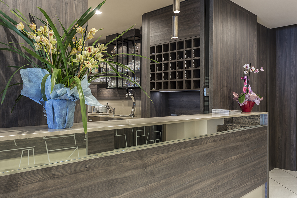 reception-moderna-legno-4 reception-moderna-legno-4