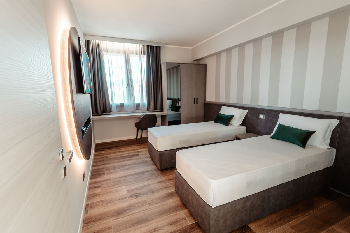 arredamento-residence-moderno-bardolino-11 arredamento-residence-moderno-bardolino-11