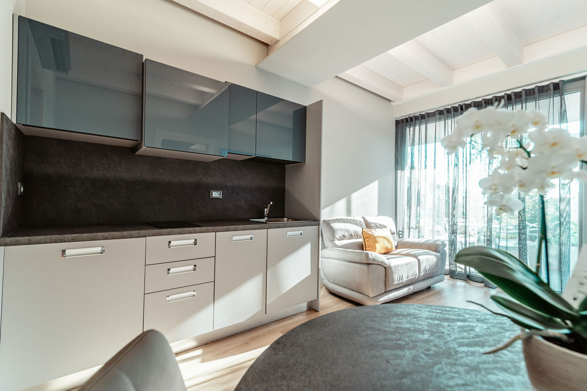arredamento-residence-moderno-bardolino-3 arredamento-residence-moderno-bardolino-3