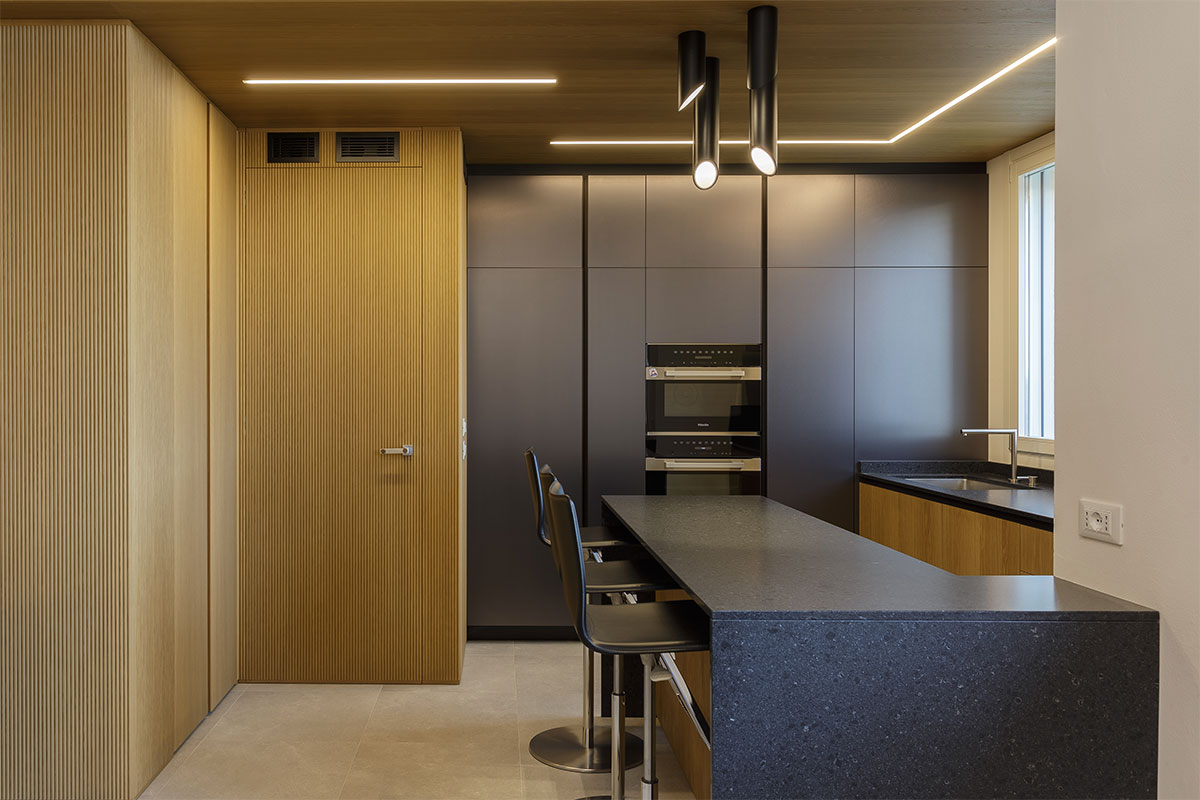 https://www.gruppo5.it/wp-content/uploads/2025/12/14-arredamento-lussuoso-soggiorno-su-misura.jpg