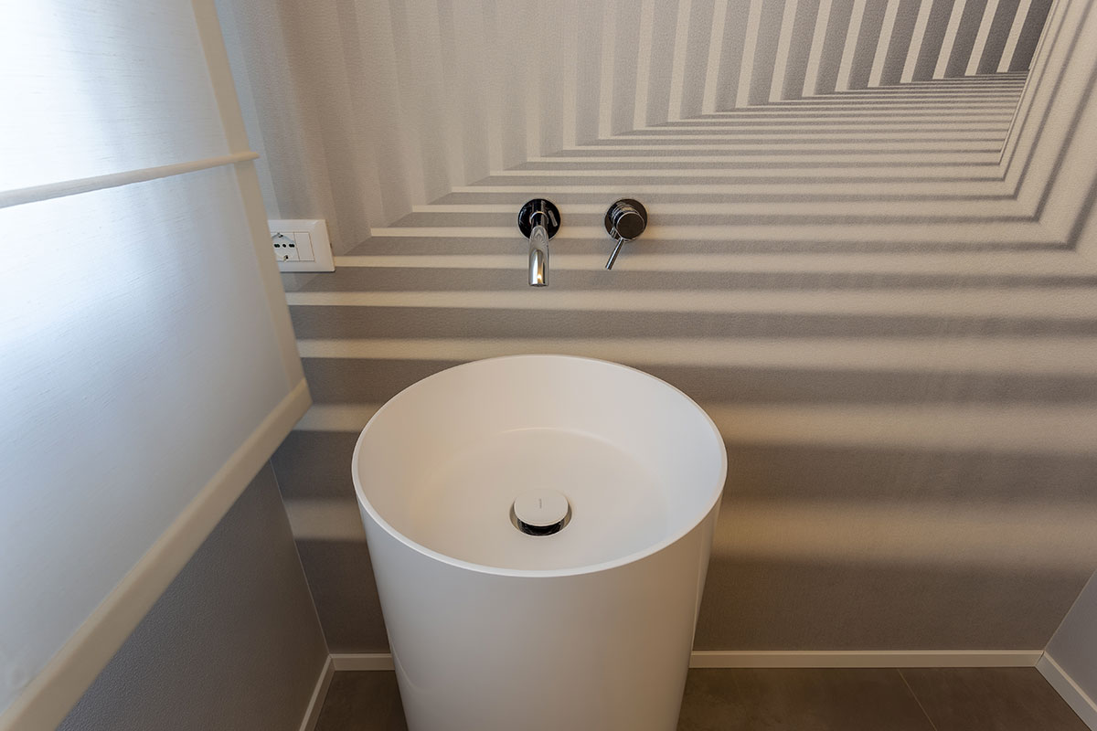 https://www.gruppo5.it/wp-content/uploads/2025/12/arredo-bagno-design-minimal-4.jpg