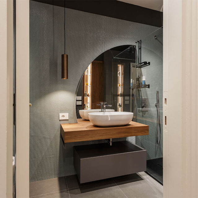 arredo-bagno-moderno-legno-su-misura-1 Arredamenti per mobili da bagno su misura