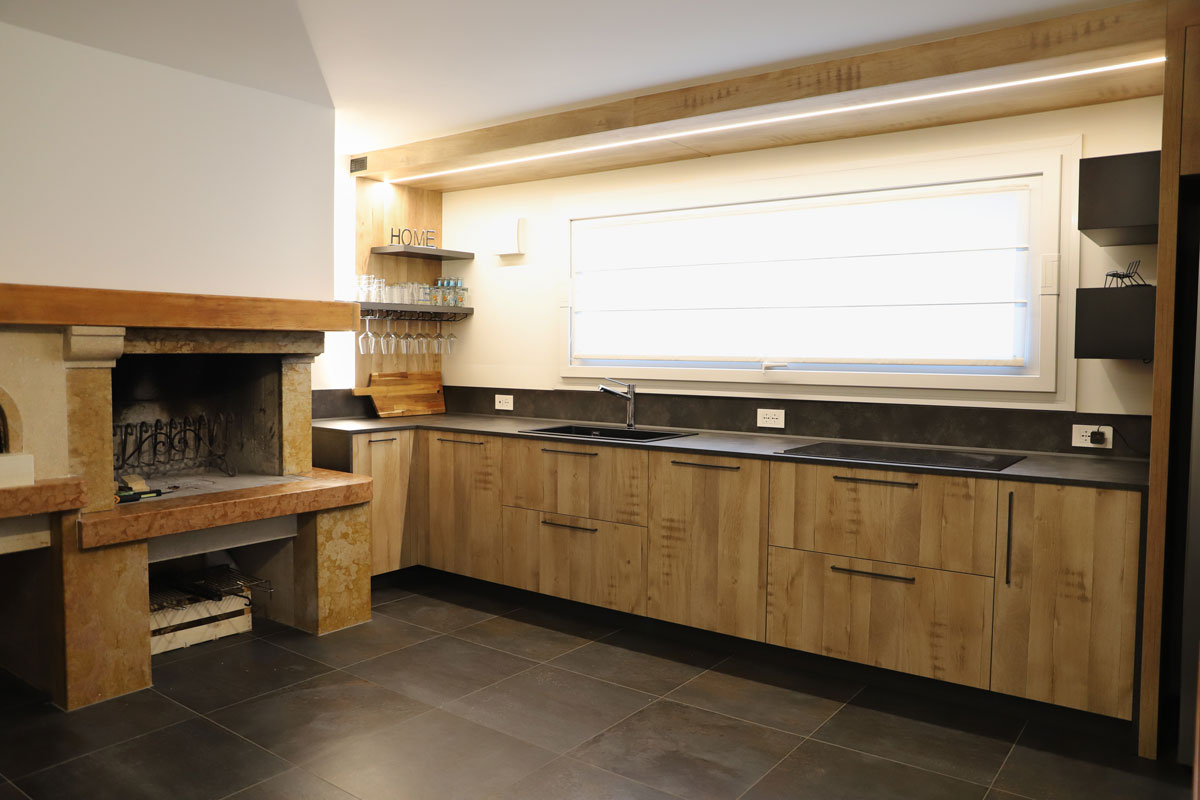 https://www.gruppo5.it/wp-content/uploads/2025/12/progetto-taverna-cucina-su-misura-2.jpg