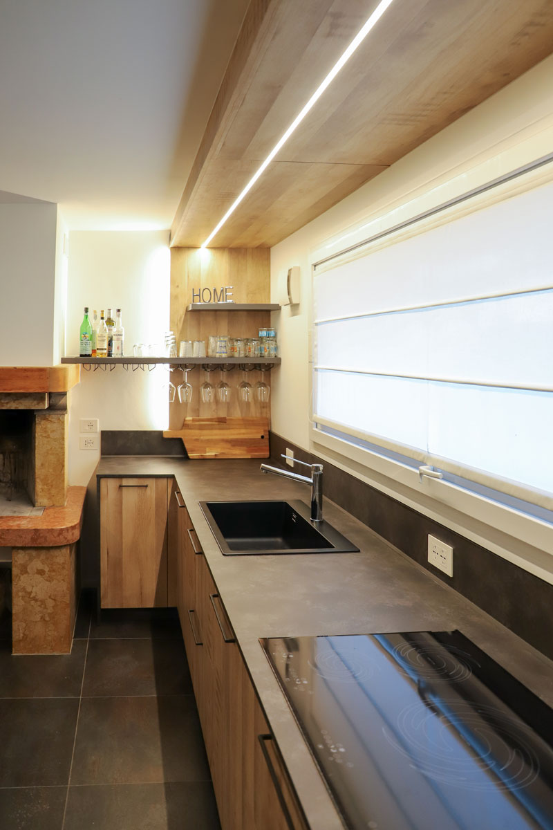https://www.gruppo5.it/wp-content/uploads/2025/12/progetto-taverna-cucina-su-misura-5.jpg