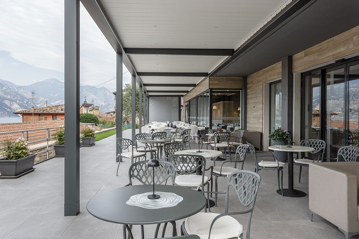 https://www.gruppo5.it/wp-content/uploads/2026/01/arredi-esterni-hotel-garni-selene-malcesine-4.jpg