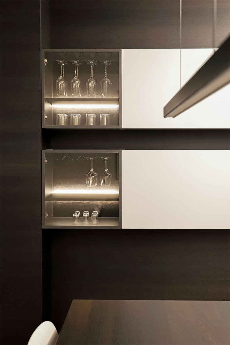 cucina-con-piano-lavoro-scuro-7