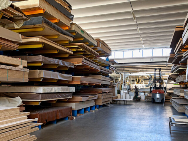 magazzino-legname-produzione-mobili-gruppo5 https://www.gruppo5.it/wp-content/uploads/2026/04/magazzino-legname-produzione-mobili-gruppo5-640x480.jpg