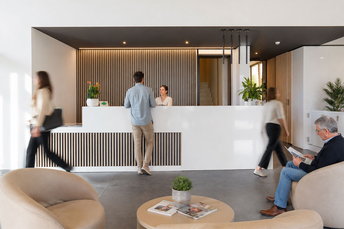 arredamento-reception-hotel-garni-selene-malcesine-2