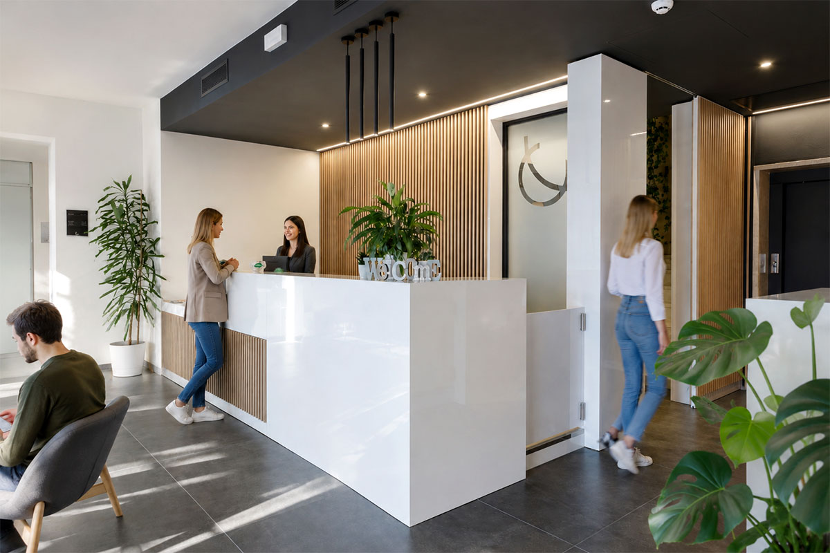 arredamento-reception-hotel-garni-selene-malcesine-3