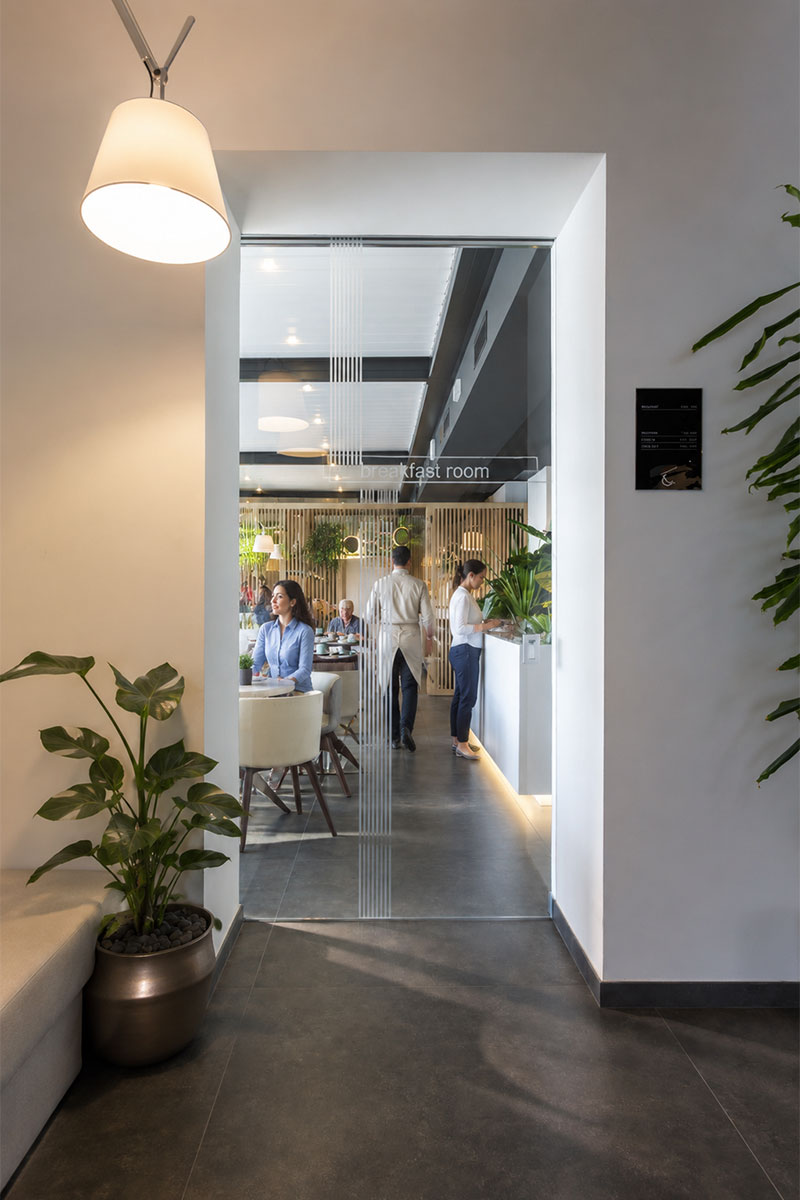 arredamento-sala-colazione-hotel-garni-selene-malcesine-12