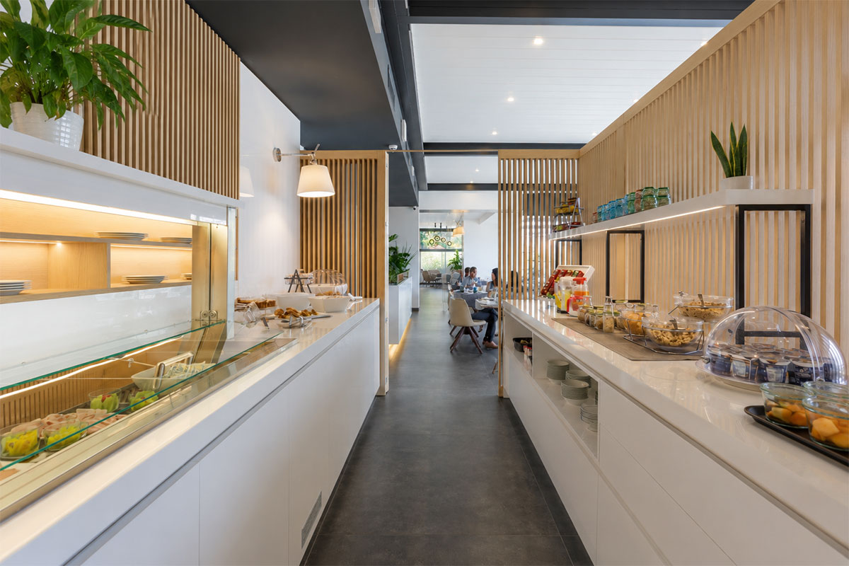 arredamento-sala-colazione-hotel-garni-selene-malcesine-2