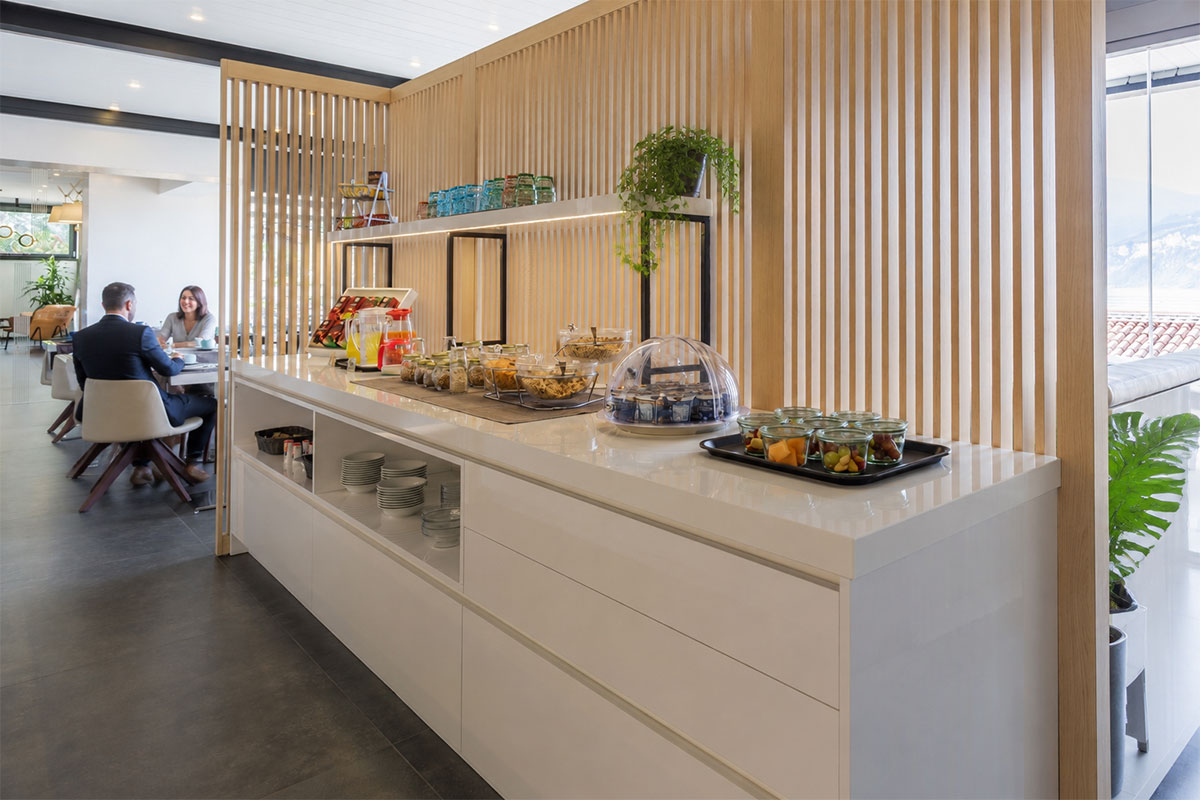 arredamento-sala-colazione-hotel-garni-selene-malcesine-3