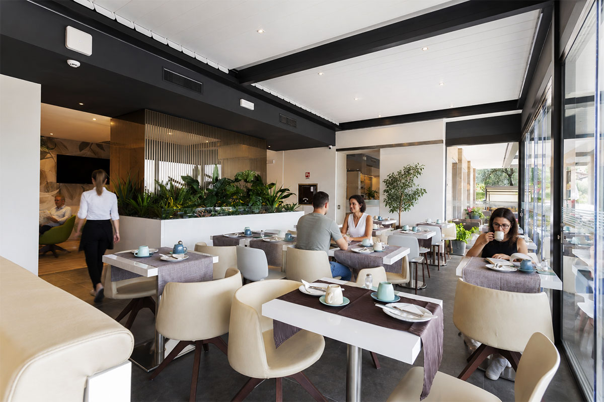 arredamento-sala-colazione-hotel-garni-selene-malcesine-5