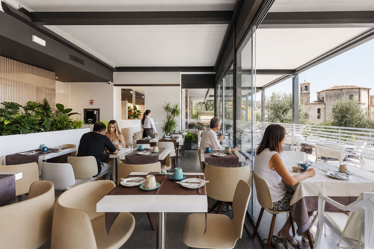 arredamento-sala-colazione-hotel-garni-selene-malcesine-7