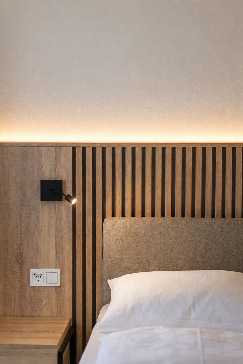 arredamento-su-misura-camera-hotel-cornelian-eppan-alto-adige-2 https://www.gruppo5.it/wp-content/uploads/2026/06/arredamento-su-misura-camera-hotel-cornelian-eppan-alto-adige-2.jpg